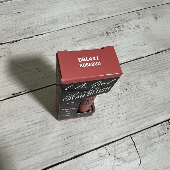 BEAUTY BUNDLE sky high mascara, beauty creations lip plumper & LA Girl blush - Picture 4 of 4